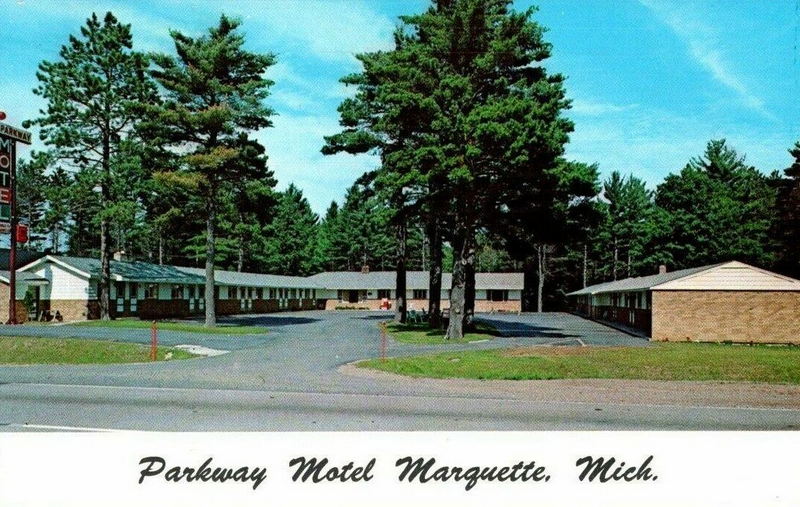 Parkway Motel - Vintage Postcard (newer photo)